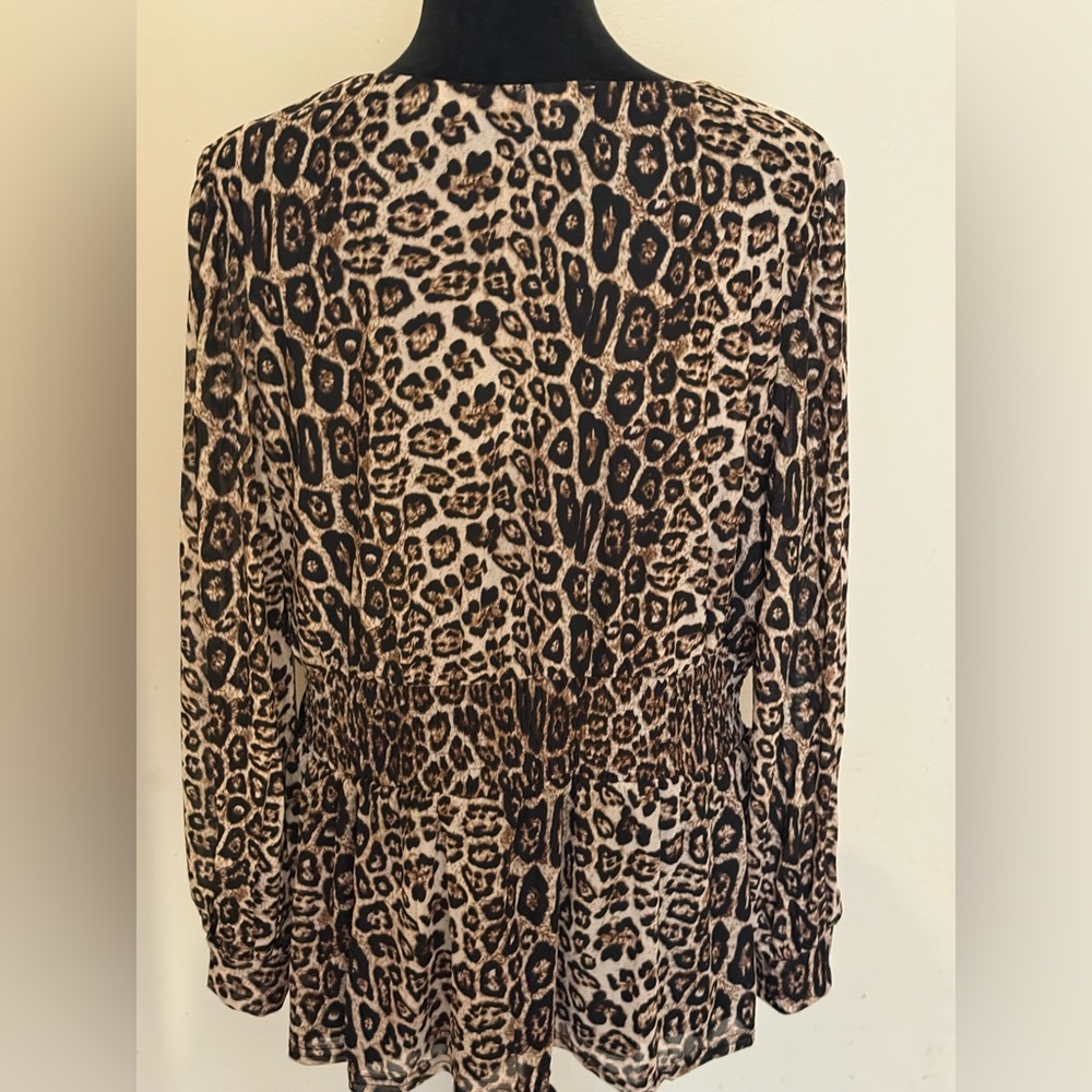 Leopard Print Zip-Up Blouse NEW - Picture 3 of 6